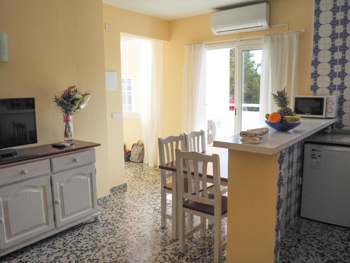 Apartamentos Cala Llonga Кала-Лонга Экстерьер фото