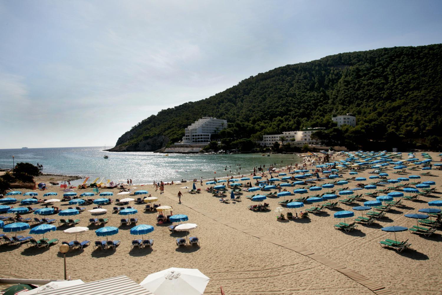 Apartamentos Cala Llonga Кала-Лонга Экстерьер фото