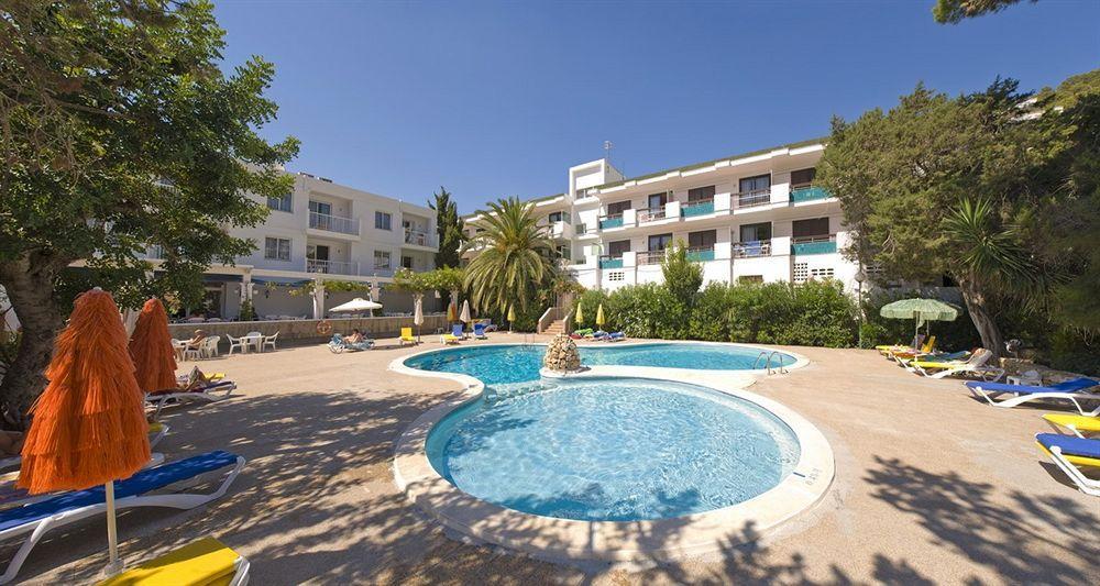 Apartamentos Cala Llonga Кала-Лонга Экстерьер фото