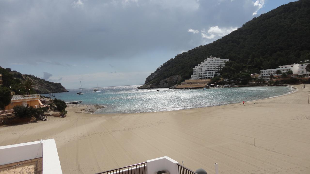 Apartamentos Cala Llonga Кала-Лонга Экстерьер фото