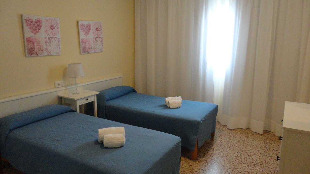 Apartamentos Cala Llonga Кала-Лонга Экстерьер фото
