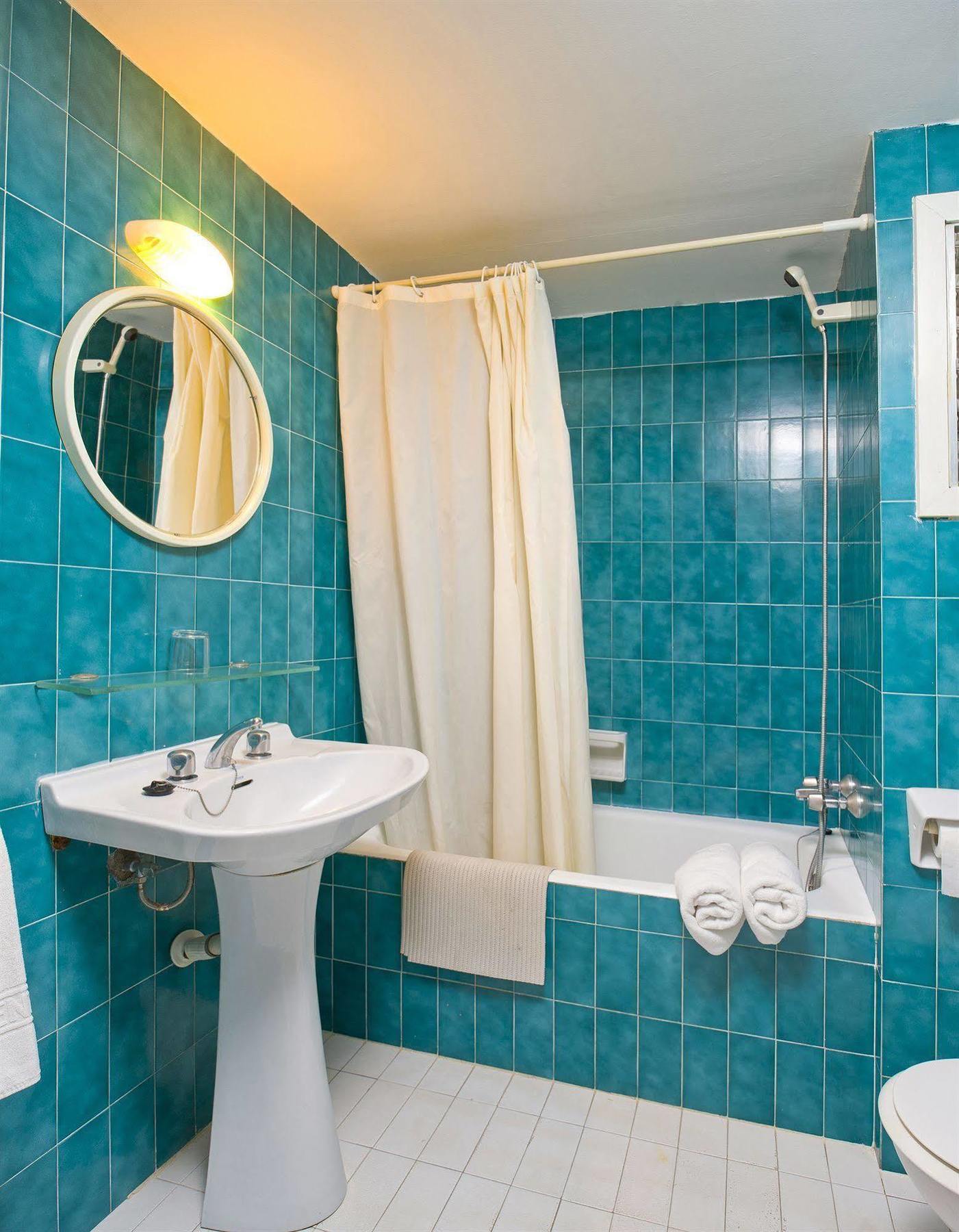 Apartamentos Cala Llonga Кала-Лонга Экстерьер фото