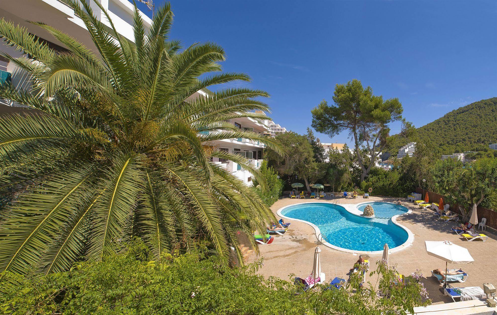 Apartamentos Cala Llonga Кала-Лонга Экстерьер фото