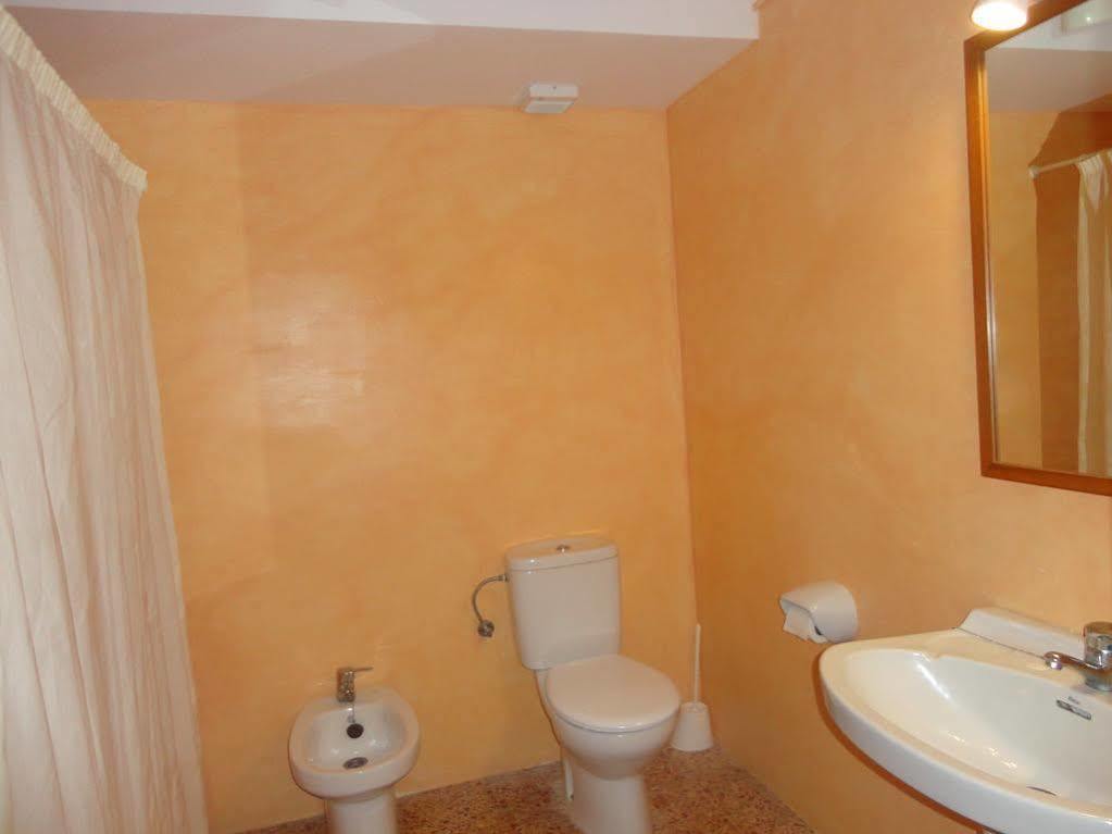 Apartamentos Cala Llonga Кала-Лонга Экстерьер фото